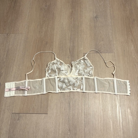 Victorias Secret Womens Bralette Medium White Cream Lace Delicate Floral Bow - Picture 6 of 12